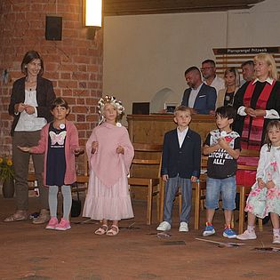 Einschulunsgkinder der Stephanus Grundschule in der Kirche Prignitz 