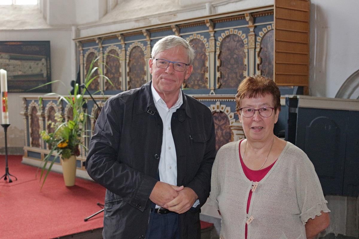 Pastor Torsten Silberbach und Marlies Sydow