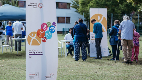 Informationsstand von Special Olympics Healthy Athletes bei einer Veranstaltung.