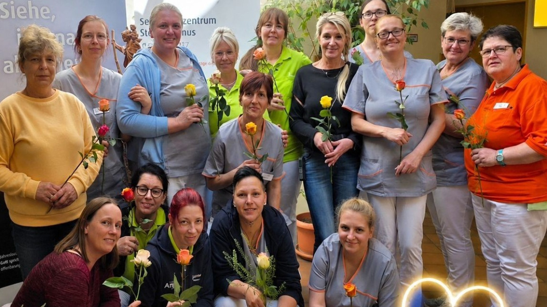 Eine Rose für jeden Mitarbeitenden