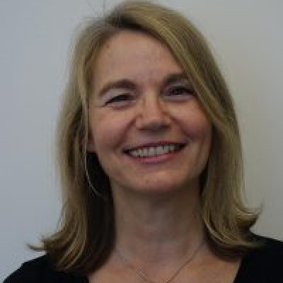 Porträtfoto von Karen Linnenkohl